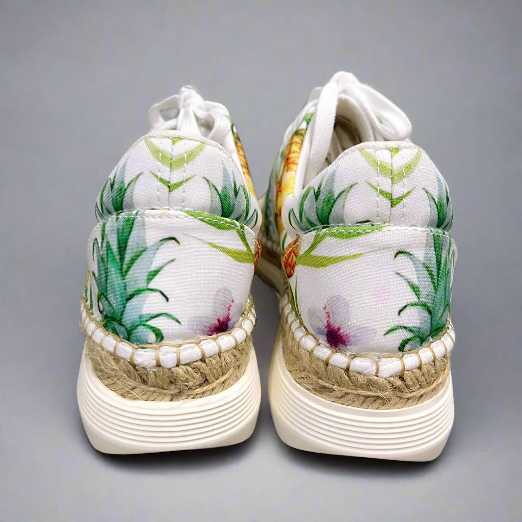 Free People floral Jackson sneakers, size 8, NEW IN BOX!