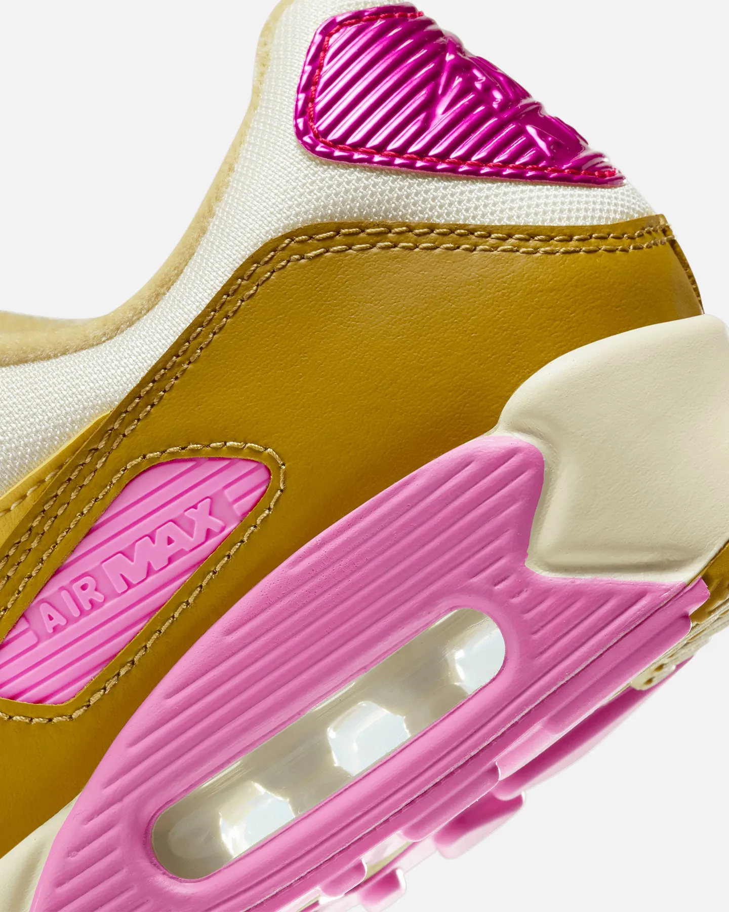 Nike Women's Air Max 90 SE Coconut Milk/Playful Pink